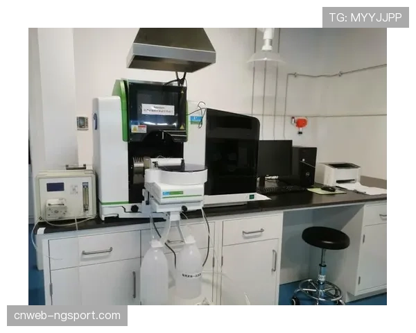 理论与VAR考核由国际足联外籍专家出题：70分通过标准